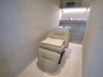 ロウ 札幌(ROW)の写真/*一人一人と真剣に向き合いたい*との思いから、ゆったりと寛げる空間で理想のデザインをご提供します♪