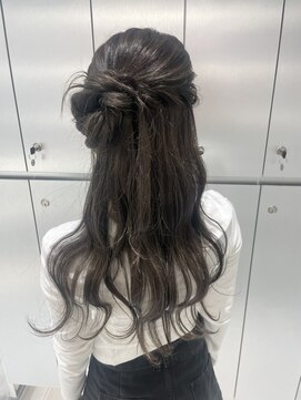 アールプラス 新宿(ar+) 【新宿駅/新宿三丁目/ヘアセット/くるみちゃんヘア】