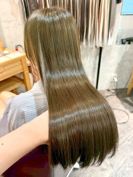 アフィナー(Afinar) 【横浜/横浜駅】艶髪/グレージュ/ロング