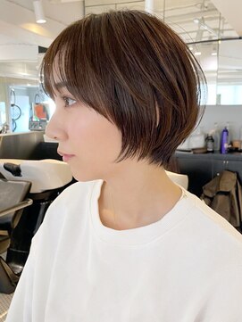 シオン(shion) ショート美髪顔周りレイヤーグレージュくびれヘア_ba372521