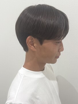 ヒュイル バイ ニアウ(Hwyl by Niau) 韓国系シースルーマッシュパーマニュアンスパーマ刈り上げなし