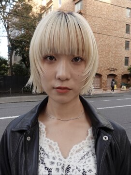 ユルク トウキョウ(jurk tokyo) ブリーチ1回で作るホワイトブロンド レイヤーカット