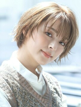 エミュ 表参道 青山(emu) 【emu井上信洋】顔まわりマッシュレイヤーの軽やかショートボブ