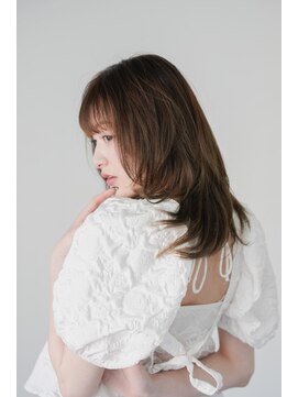 アンダーバーホワイト 鳳店(_WHITE) 大人かわいいレイヤー