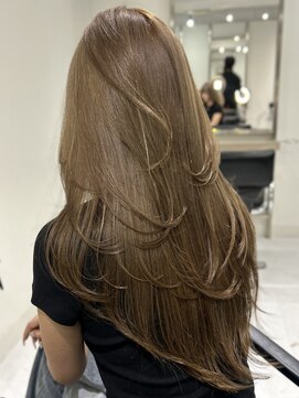 ヨロ 渋谷(YOLO) レイヤーカットウルフワンホンヘア韓国ヘア艶カラー
