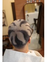 エディ(Edy)&nbsp;メンズ刈り上げスキンフェードケアブリーチホワイトシルバー岡山