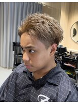 レボ 片町店(Revo)&nbsp;ベージュ×スパイキーショート