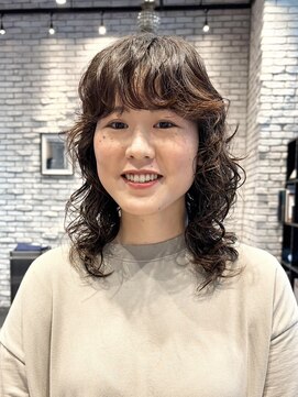 エン(YENN) 柔らかく動くナチュラルパーマ