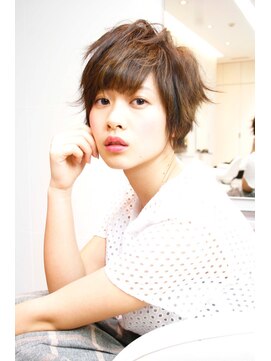 レンジシ オモテサンドウ(RENJISHI omotesando) ラフな動きのレイヤーショート《RENJISHI》