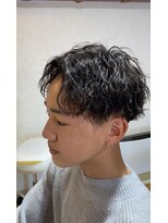 ヴェロ 福井(VeRO)&nbsp;髪の重さがない方におすすめ！センターパートツイスパ