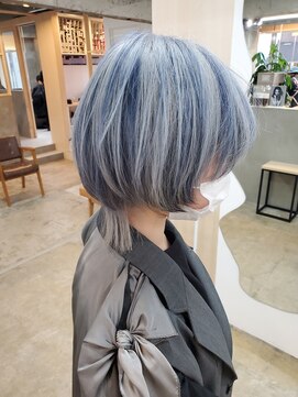 フリーラ 京都河原町三条店(freera) シルバー×ブルー×ウルフヘア