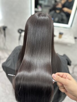 シシ 銀座(sisi) 【縮毛矯正/髪質改善/トリートメント/白髪染め/白髪ぼかし/】