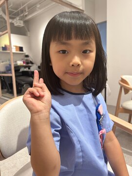 サラ(sara) 年中さん女の子肩したミディアム