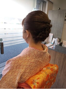 イング(ING) 編み込みシニヨン