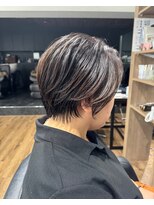 ハピネス クローバー 八木店(Happiness CLOVER)&nbsp;大人美しいグレイヘア脱白髪染めナチュラルショート