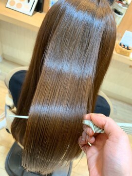 リュッカ(Lyuca) 【美髪 久米田】大人可愛い 小顔**ナチュラルストレート