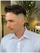 フリーク バーバーショップ 都島店(FREAK BARBER SHOP)&nbsp;バーバースタイルサイドパートスキンフェード無造作パーマ