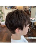 メンズライクな刈り上げショート