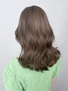 アイティー バイ アルバム 浦和店(IT by ALBUM) ベージュミディ_斜めバンググレージュカラー_ba400062