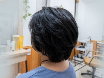 猫と三日月の写真/【肌の弱いあなたの為の美容室】 頻度の高いグレイカラーは低刺激で優しいものを。エイジングケアにも◎