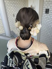 シニヨン アップスタイル タイトヘア 振袖ヘア 着物ヘア 袴ヘア