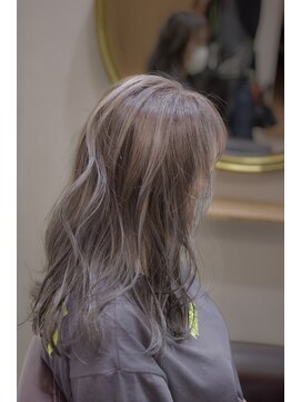 ダラ(DARA) 【ハイライト】透明感グレージュ