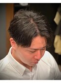 <理容室>メンズパーマ ツイスト センターパート 刈り上げ