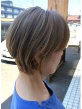 ヒップス(Hip★s) 大人女性のショートボブ　白髪ぼかしにアディクシーカラー