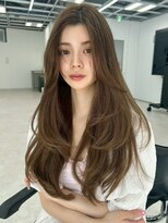 ユーフォリア 新宿通り(Euphoria) ハッシュカット/ロングレイヤー/韓国レイヤー/ゆるふわレイヤー