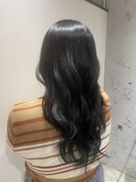 ソランテ(SOLLANTE)&nbsp;ツヤ感たっぷりネイビーにさりげない裾カラー