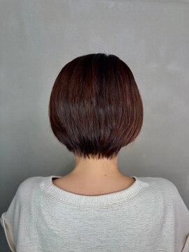 フェアリーテール 高坂店 丸みシルエットで叶う艶ショート