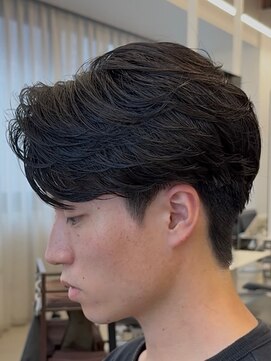 アコロン(acoron.) ナチュラル/センターパート/ニュアンスパーマ/池袋メンズカット