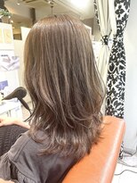 ハナビ(hanabi)&nbsp;髪質改善　デジタルパーマ　カーキベージュ　レイヤースタイル