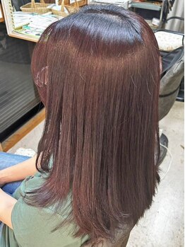 ismでは天然由来成分配合の、髪と頭皮に優しいオーガニックカラーを使用♪極上の艶感美髪に導きます！