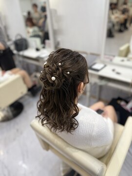 ヘアセットアリエス(aries) ハーフアップお団子