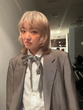 フォークロア 本店(Folk Lore) クラシカルなブロンドレイヤーカット