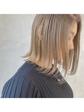 ヨーク(YOKE) 【YOKE】インスタ人気切りっぱなしボブブリーチシアーベージュ