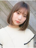 内巻きボブ　ブラウンアッシュ