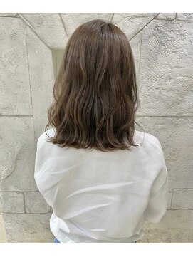 ガレリアエレガンテ 可児店(GALLARIA Elegante) 透明感ミディアムグレージュヘア
