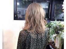 メロウ ヘアデザイン(Melloww hair design)の雰囲気（アディクシーやアドミオ、ティントバー等カラー剤が豊富☆）