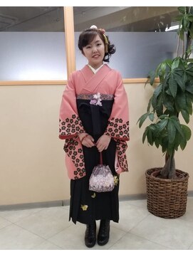 美容室 マムズ 小学生の卒業式袴着付けとヘアセットです