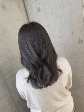 リビンバイアフロート(Livin by afloat) ブリーチなし　暗髪　アッシュグレージュ　おおたかの森
