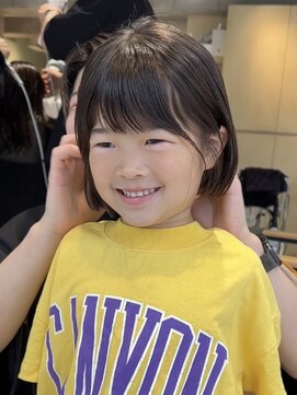 ティア(Tia.) （キッズカット/ミニボブ/ノーセット/小顔前髪/顔周りカット）