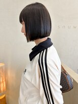 切りっぱなしボブ小顔カットグレージュミルクティ