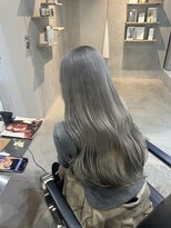 ラック(LUCK)&nbsp;シルバーグレー/船橋/くすみベージュ/細めハイライト