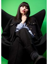 アンアタッシュ(UNE ATTACHE) クラシック×モード 時代を選ばない定番!黒髪と重めバング