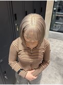 ホワイトベージュ
