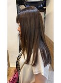 ベージュ　
