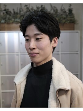 イーズ(e's) 耳周りスッキリセンターパート《諸星》