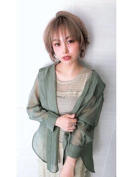 オーロ 緑地公園店(ORO) ハイトーン耳かけイメチェンショートボブを毛先パーマで